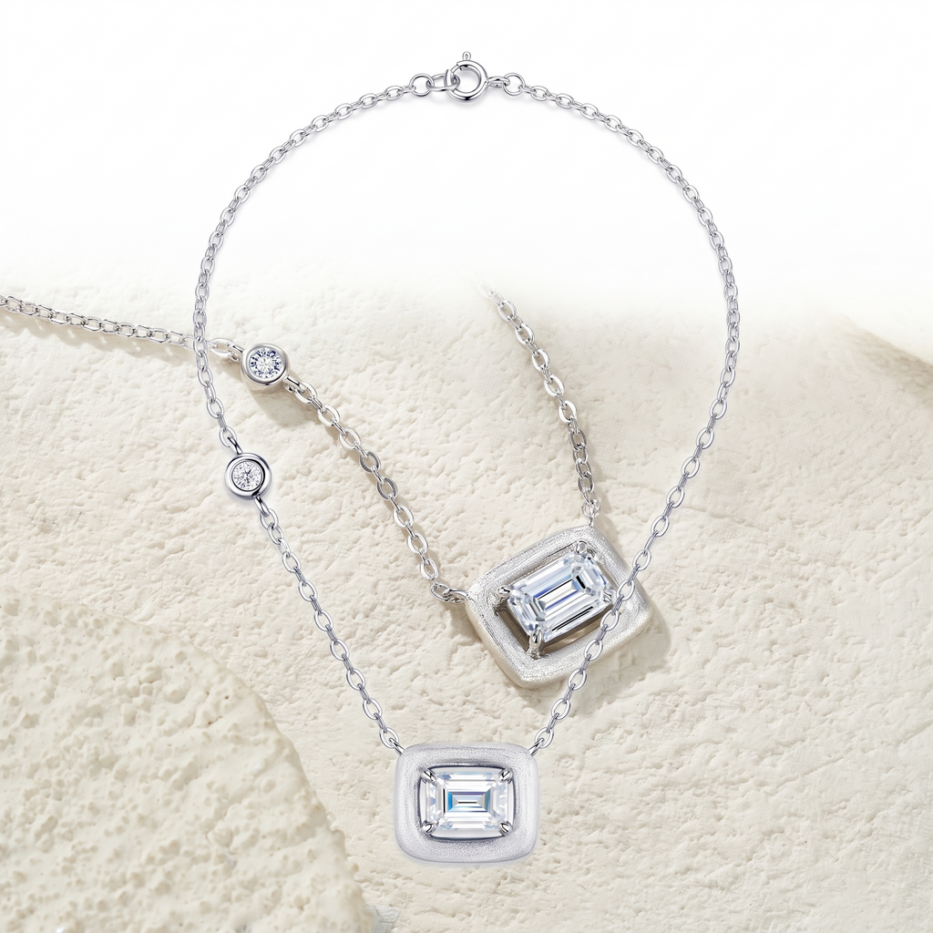 Full Marhabu S925 emerald-cut moissanite square pendant necklace presentation